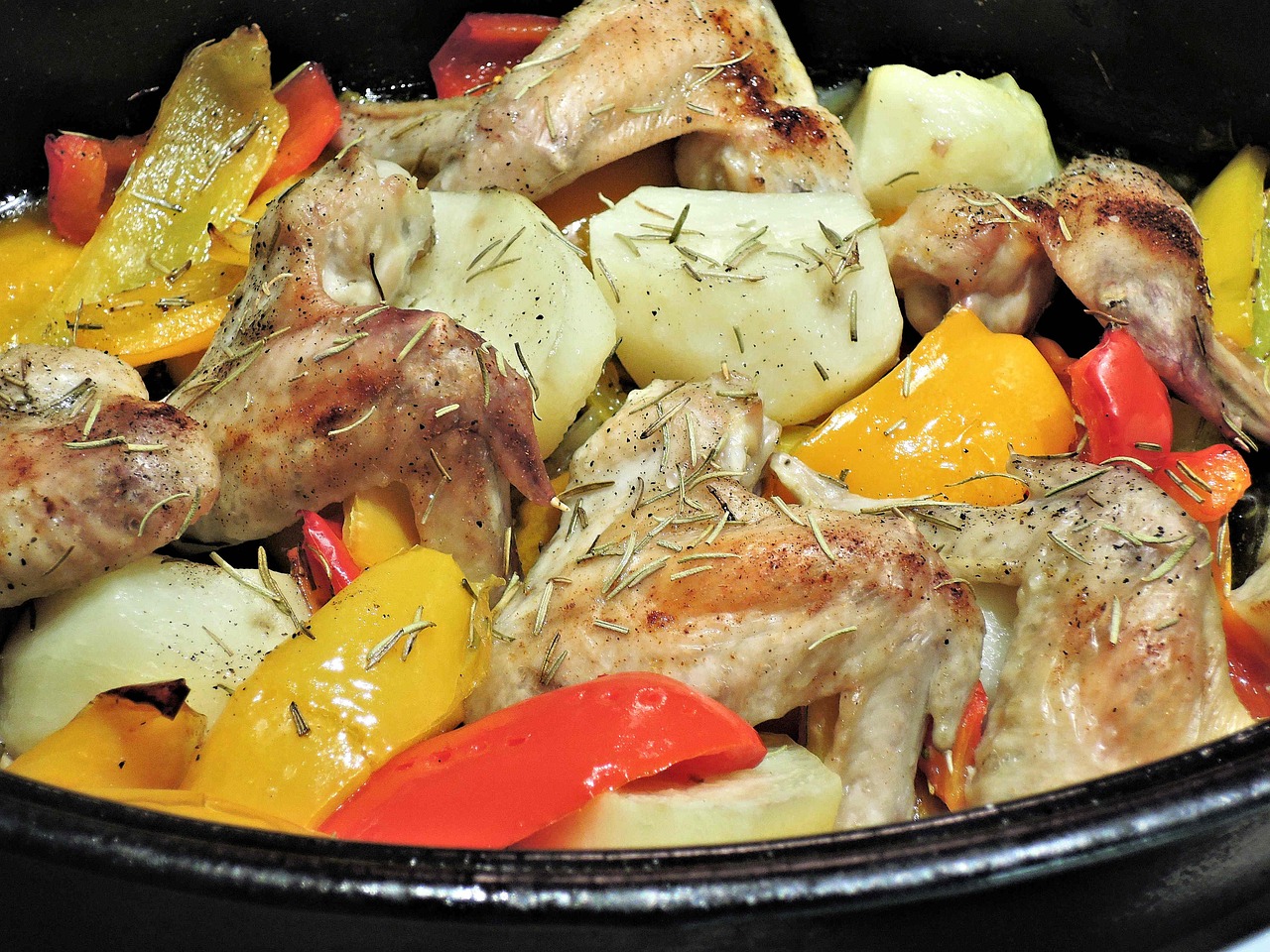 Pileći paprikaš koji budi sećanje na bakinu kuhinju 5 roasted pepper stew 974916 1280