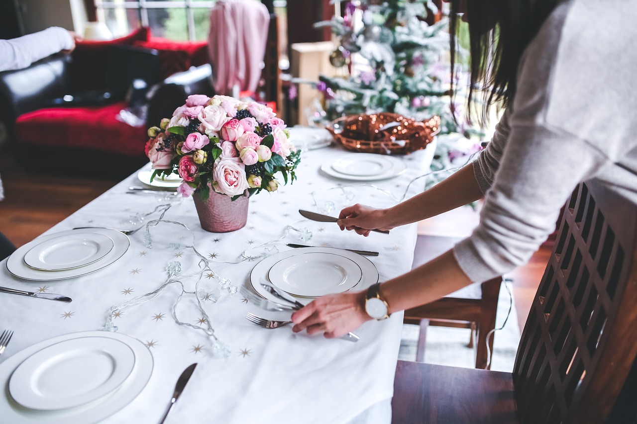 Ukrasite dom sa malo novca: Vodič za savršenu prazničnu dekoraciju stola 5 table setting 791149 1280