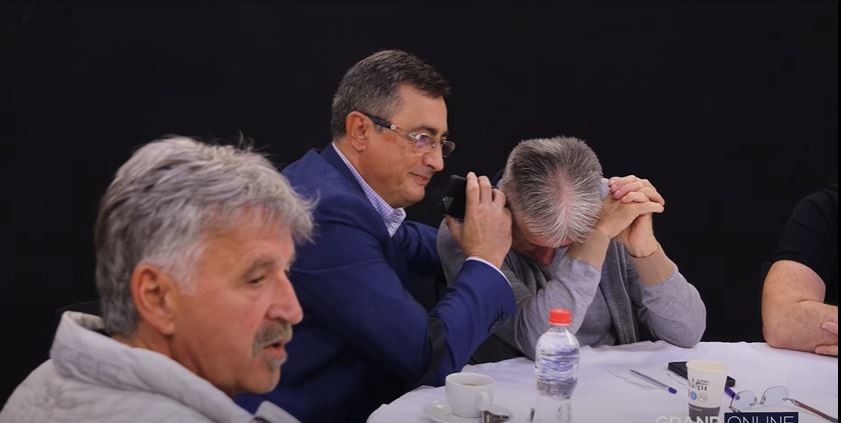 Neočekivana odluka! Voja Nedeljković snimio pesmu, Saša Popović šokiran (VIDEO) 6 voja nedeljkovic snima pesmu 1
