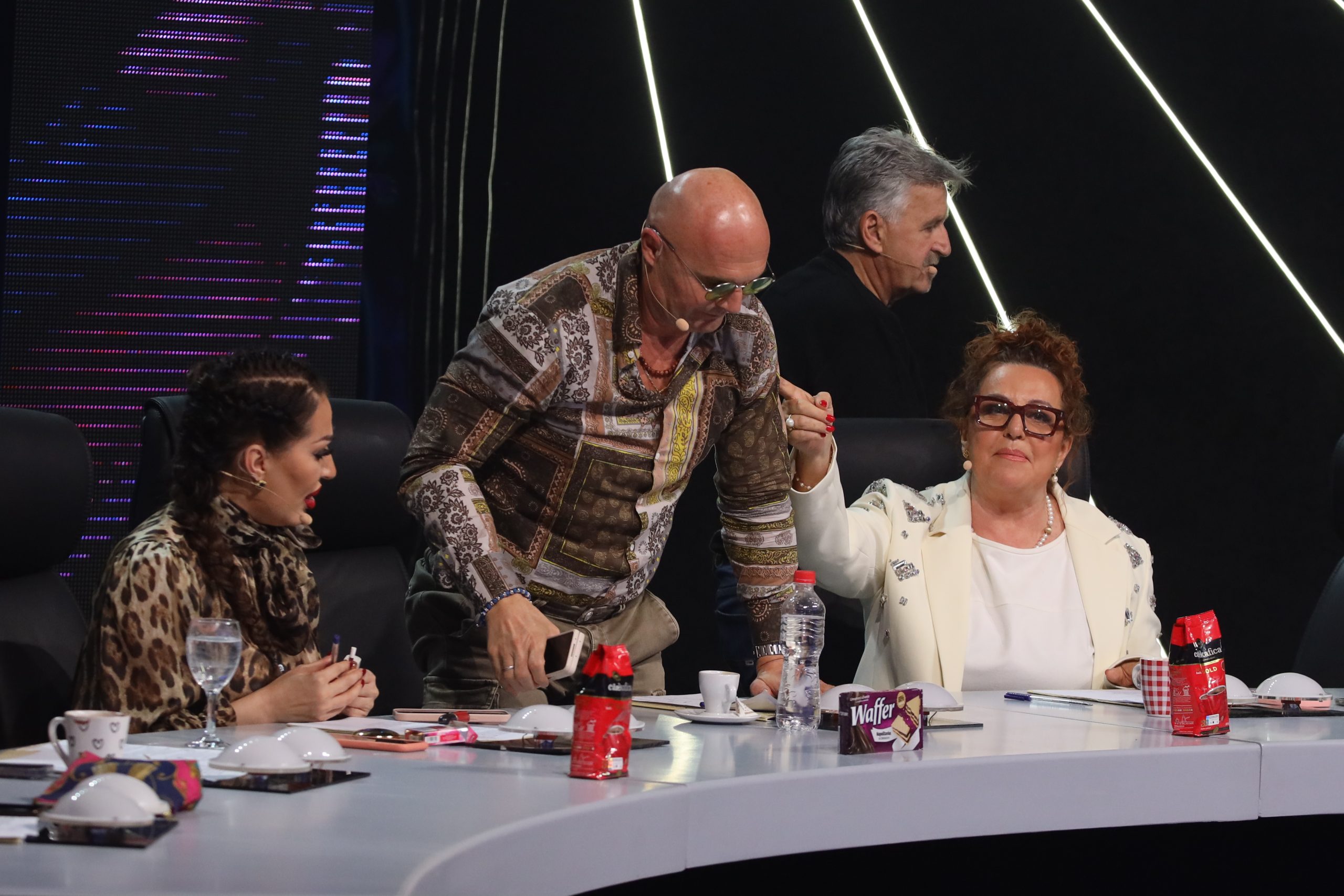"Ti si kurajber" Bekuta i Popović u klinču u "Zvezdama Granda", Viki uplašena: "Još ću da dobijem i batine" (VIDEO) 6 0A0A4548