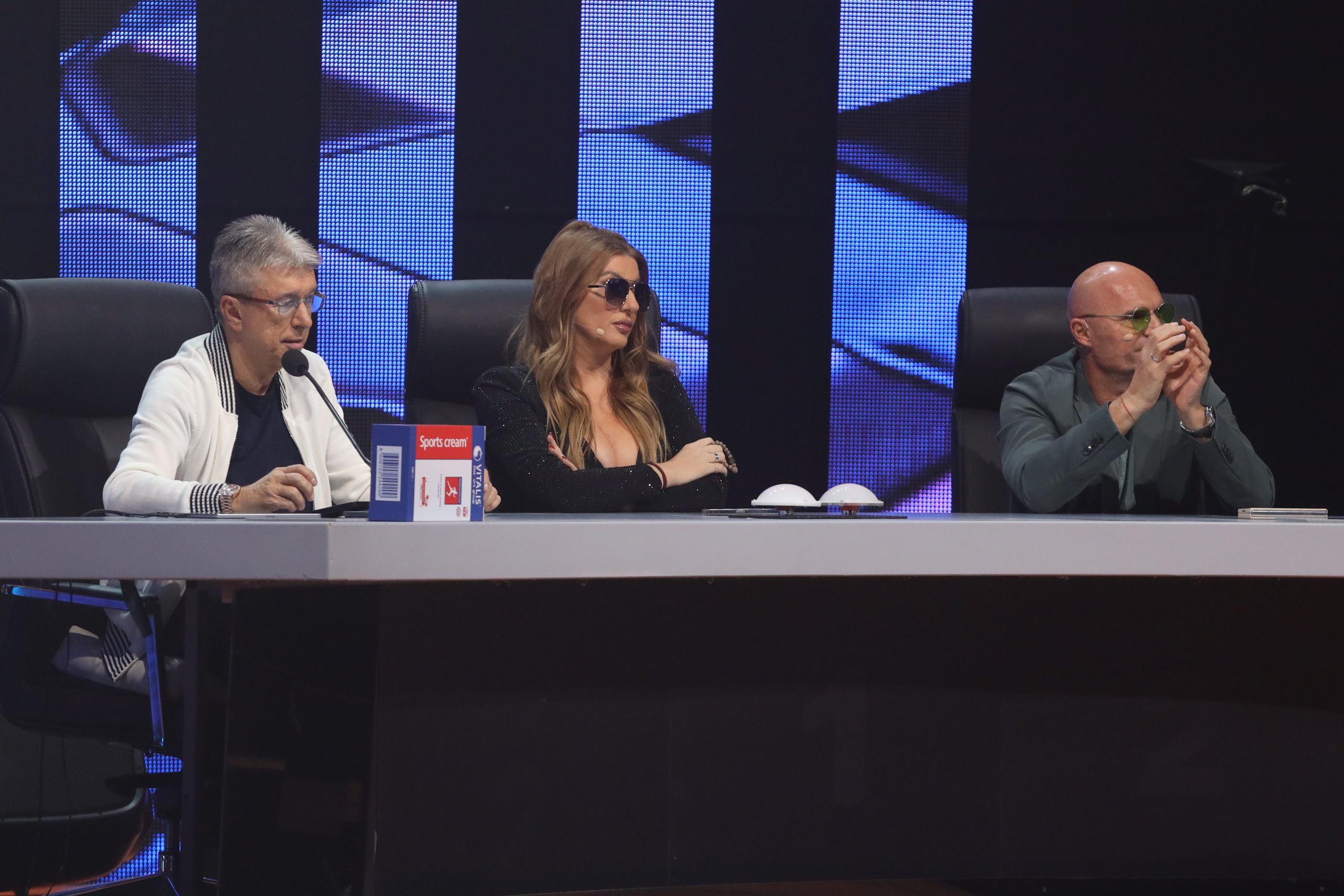 "Vrati se u ono tvoje selo" Marija Šerifović pobesnela u Zvezdama Granda: "To je nevaspitano" (VIDEO) 5 marija šerifović pobesnela
