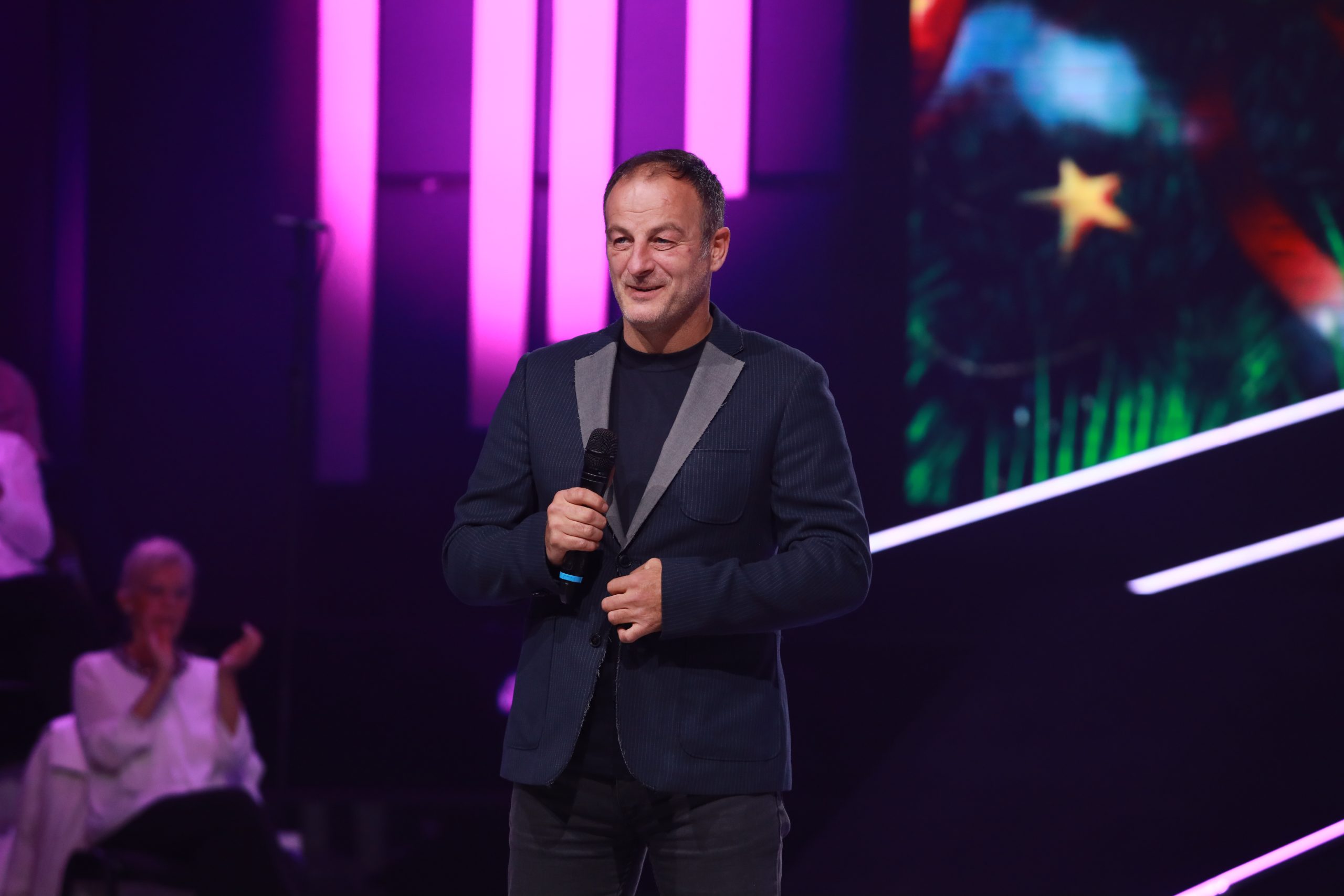 Petar Dević zapevao pred Borom Đorđevićem njegov hit, ceo studio zanemeo: "Ostavili ste srce na sceni" 2 Petar Dević zapevao pred Borom Đorđevićem