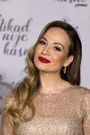 Ovo je brat Jelene Tomašević koji se takođe bavi muzikom: Evo u kakvom je odnosu sa pevačicom FOTO 3 JELENA TOMASEVIC NNK SNIMANJE 23112023 FOTO MUNJA 60 ok