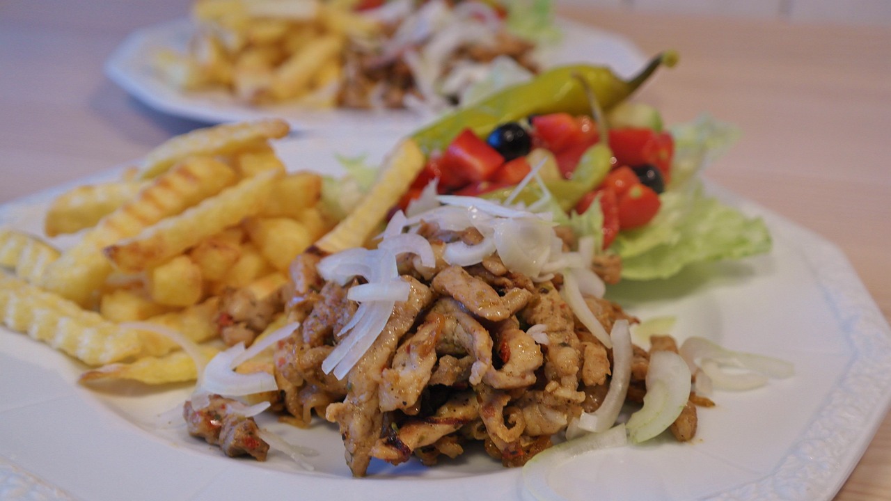 Najbolji recept za domaći giros koji svaka domaćica može da spremi 7 gyros 625345 1280