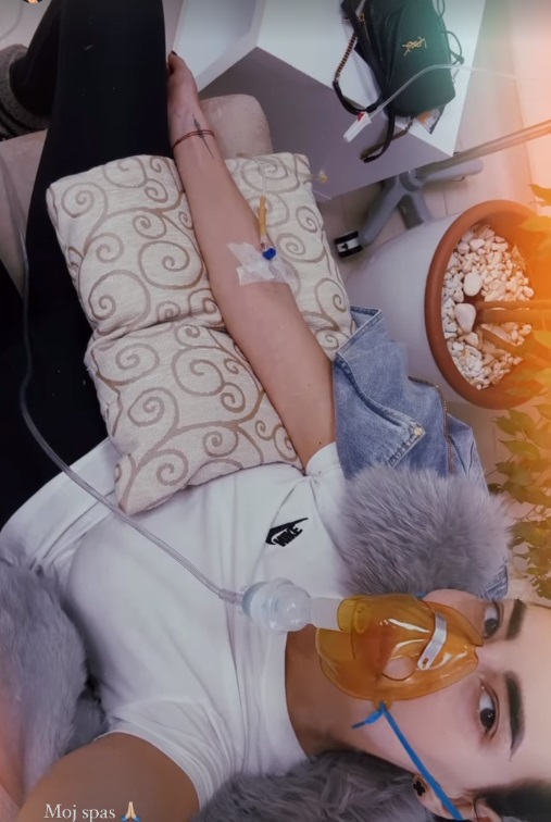 Katarina Grujić završila na infuziji! Pevačica sve zabrinula: "Moj spas" (FOTO) 6 katarina grujic na infuziji