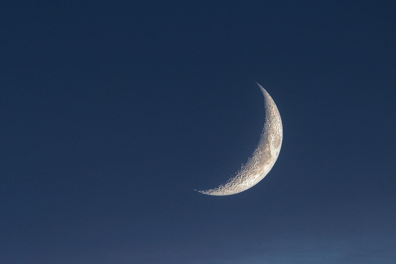 moon 7362632 1280