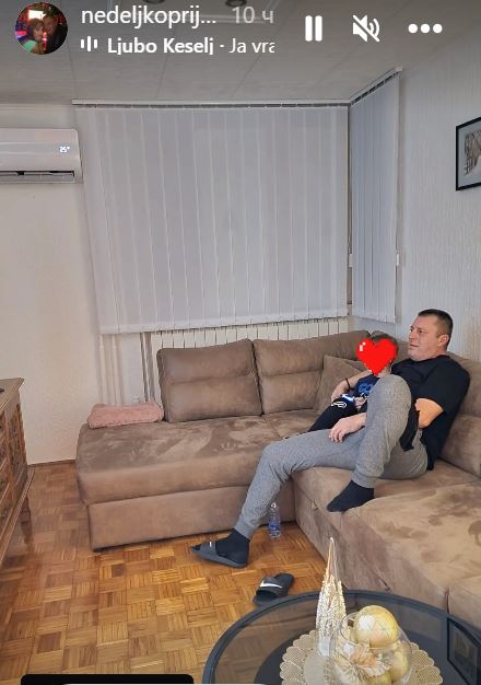 Otac Aleksandre Prijović pokazao kako čuva unuka: Idila u dekinom domu raznežila javnost (FOTO) 7 o