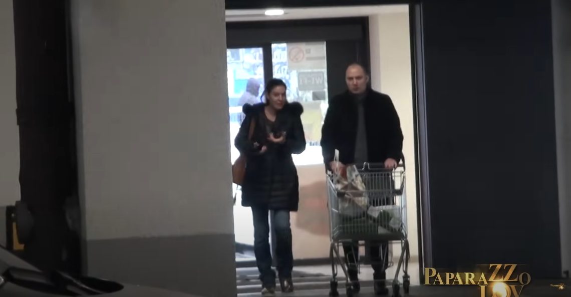 Evo kako Sanja Kužet izgleda u 4. mesecu trudnoće, voditeljka uhvaćena u centru Beograda (FOTO) 4 sanja k