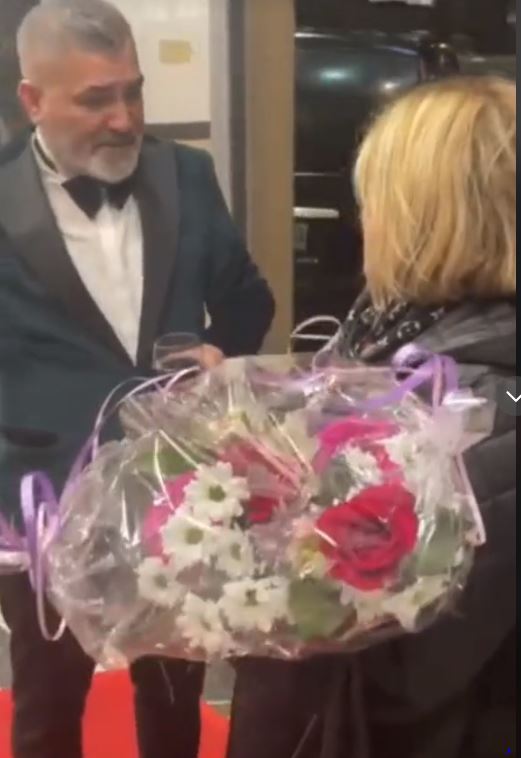 Šemsa Suljaković se pojavila kao iznenađenje na veselju, u sali nastao lom (VIDEO) 6 semsa se pojavila kao iznenadjenje na veselju