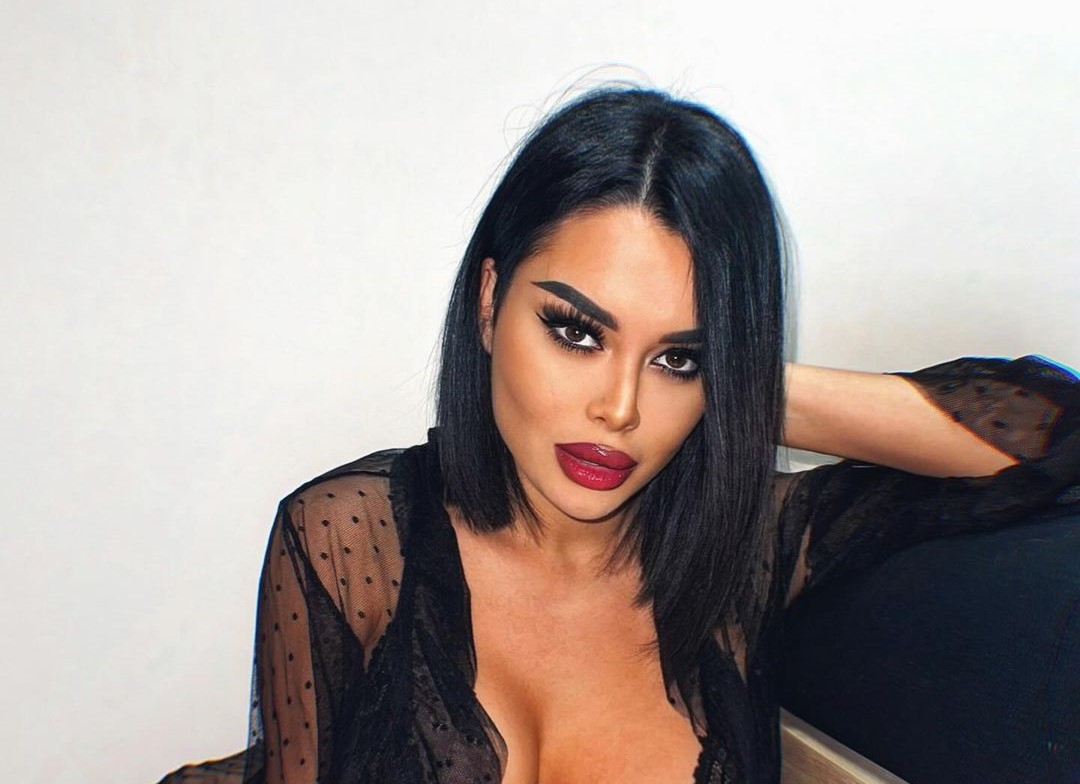 Nećete verovati koliko je godina imala Tijana Em kada je snimila hit "Žena od sultana" 6 tijana em in 1