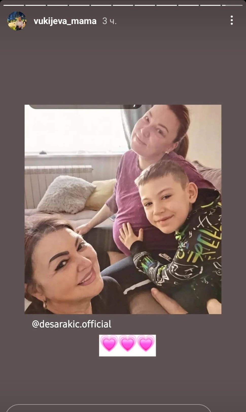Porodila se kuma Marije Šerifović i ćerka učesnice "Nikad nije kasno", pevačica joj uputila emotivne reči: "Danas ti se divim" (FOTO) 5 Porodila se kuma Marije Šerifović
