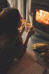 Božićni filmovi po horoskopu: Ko voli romantiku, a ko komediju? 4 woman 6795381 1280