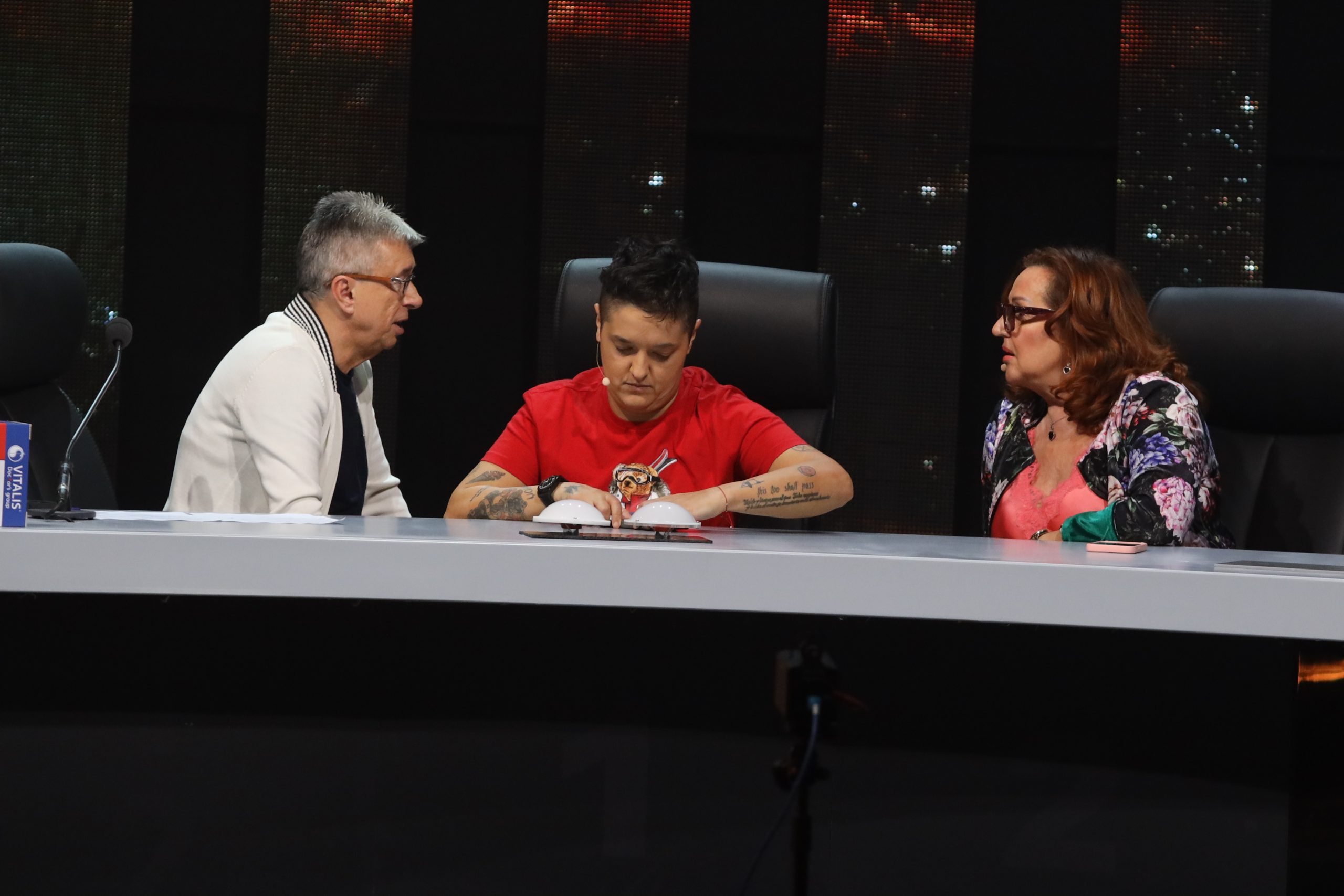 djordje david i bosanac komentarisali su kandidatkinje koje su pripremale marija serifovic i ana bekuta