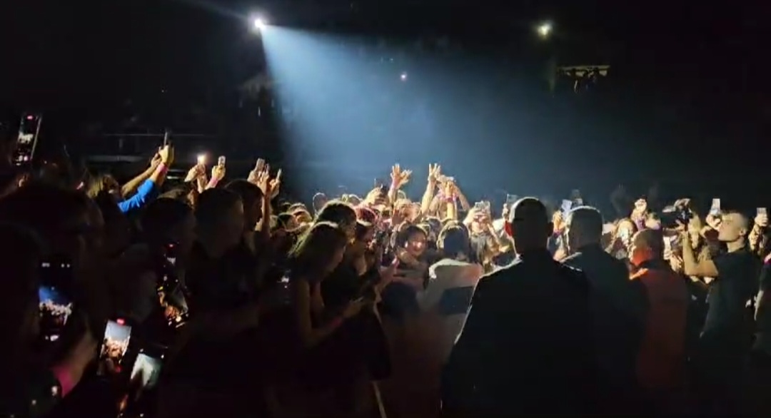 Ovo niko nije očekivao da će Prija da uradi u Osijeku, publika zanemela od šoka (VIDEO) 6 Screenshot 20240213 231105 WhatsApp