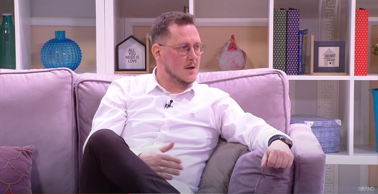 "To je brz način zarade" Nemanja Mijatović raskrinkao muzičare i otkrio koji pevači su najveći carevi: "Njima je sve jasno" (VIDEO) 5 Untitled 14