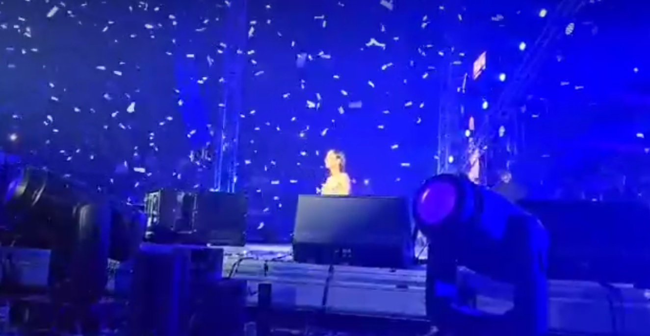 Prijini drugovi iz detinjstva na koncertu u Osijeku, pevačica pesmom "Sve po starom" rasplakala sve (VIDEO) 5 emotivni momenti - aleksandra prijović osijek