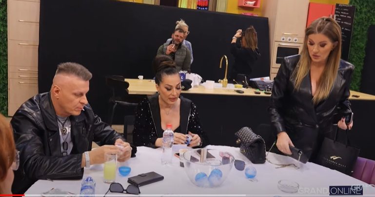 Gosti iznenađenja upali na snimanje "Zvezda Granda", Popović i Marija ispali najveći carevi (VIDEO) 5 bs