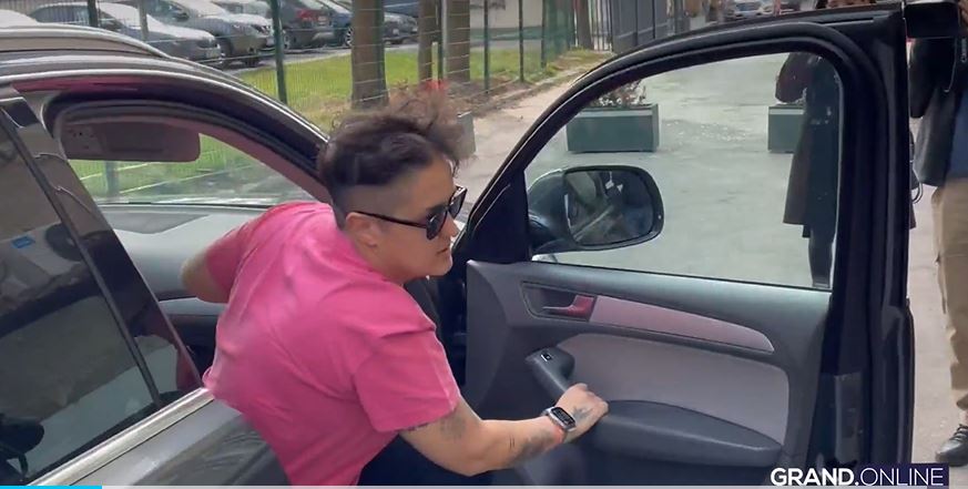 Marija Šerifović opet ispalila novinare ispred Grandovog studija: "Umorna sam od života" (VIDEO) 5 Marija Šerifović umorna