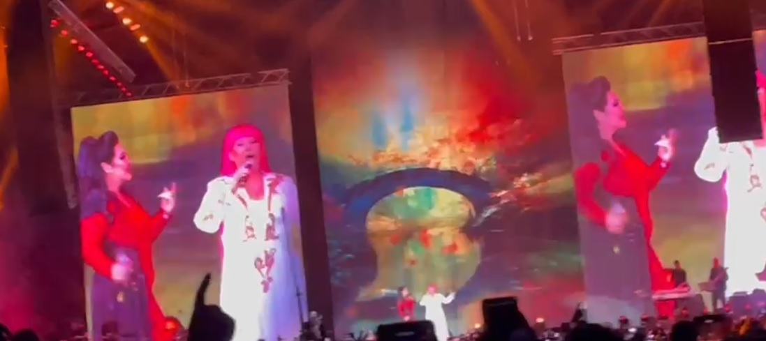 LOM U ARENI Dragana Mirković i Zorica Brunclik zajedno na sceni (VIDEO) 6 Lom u Areni, Dragana i Zorica zajedno na sceni