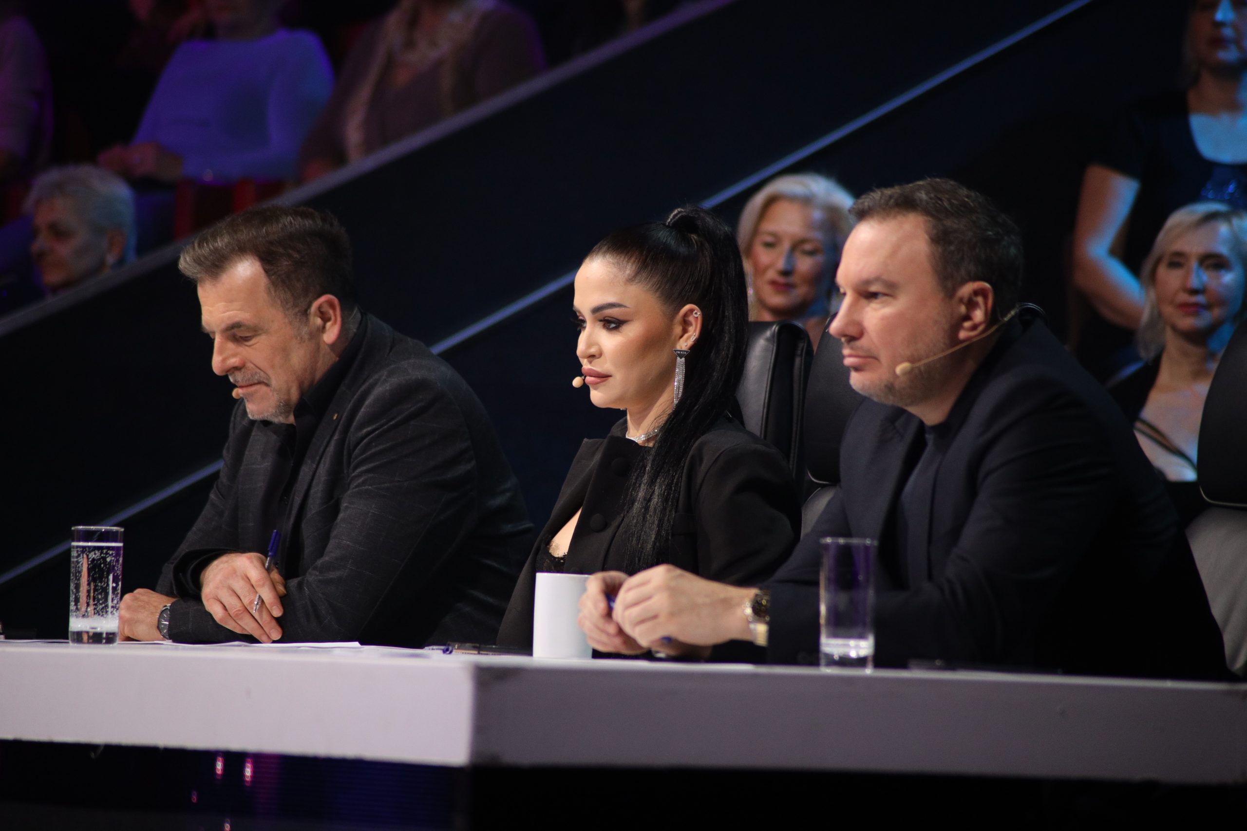 Fejsbuk glasanje uveliko u toku, o sudbini njih troje odlučujete samo vi 6 nikad nije kasno fejsbuk žiri