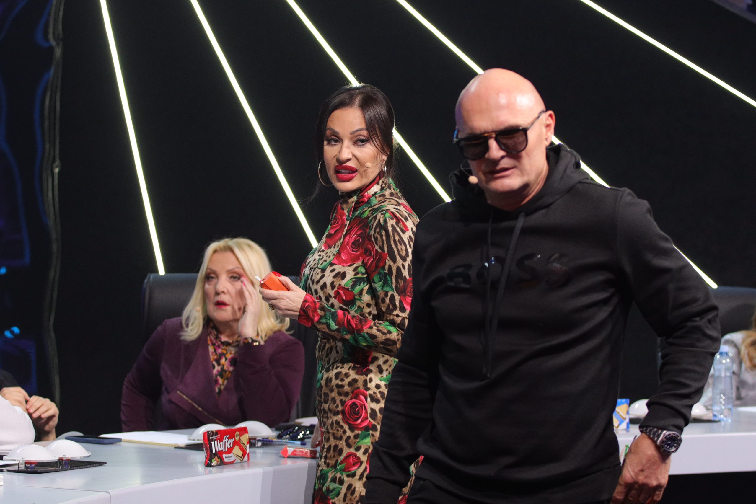 Mili krenuo na Kebu, opšti haos u "Zvezdama Granda": "Nemaš dovoljno mozga da bi me prekinuo, primitivno je da se dereš" (VIDEO) 7 0A0A6663