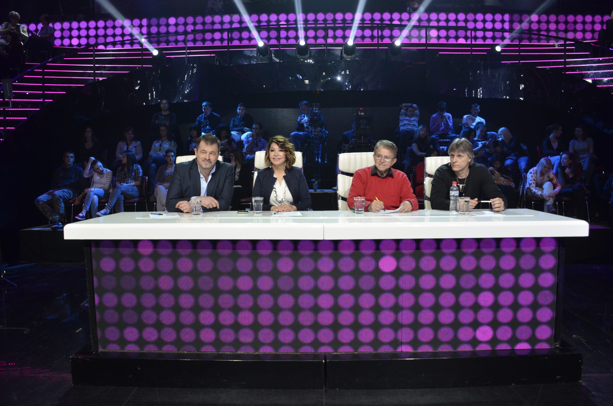 Svi govore o Sajsi MC nakon glasanja na PZE, a malo ko zna ko joj je otac (VIDEO) 9 sajsi mc otac peva žiri sluša