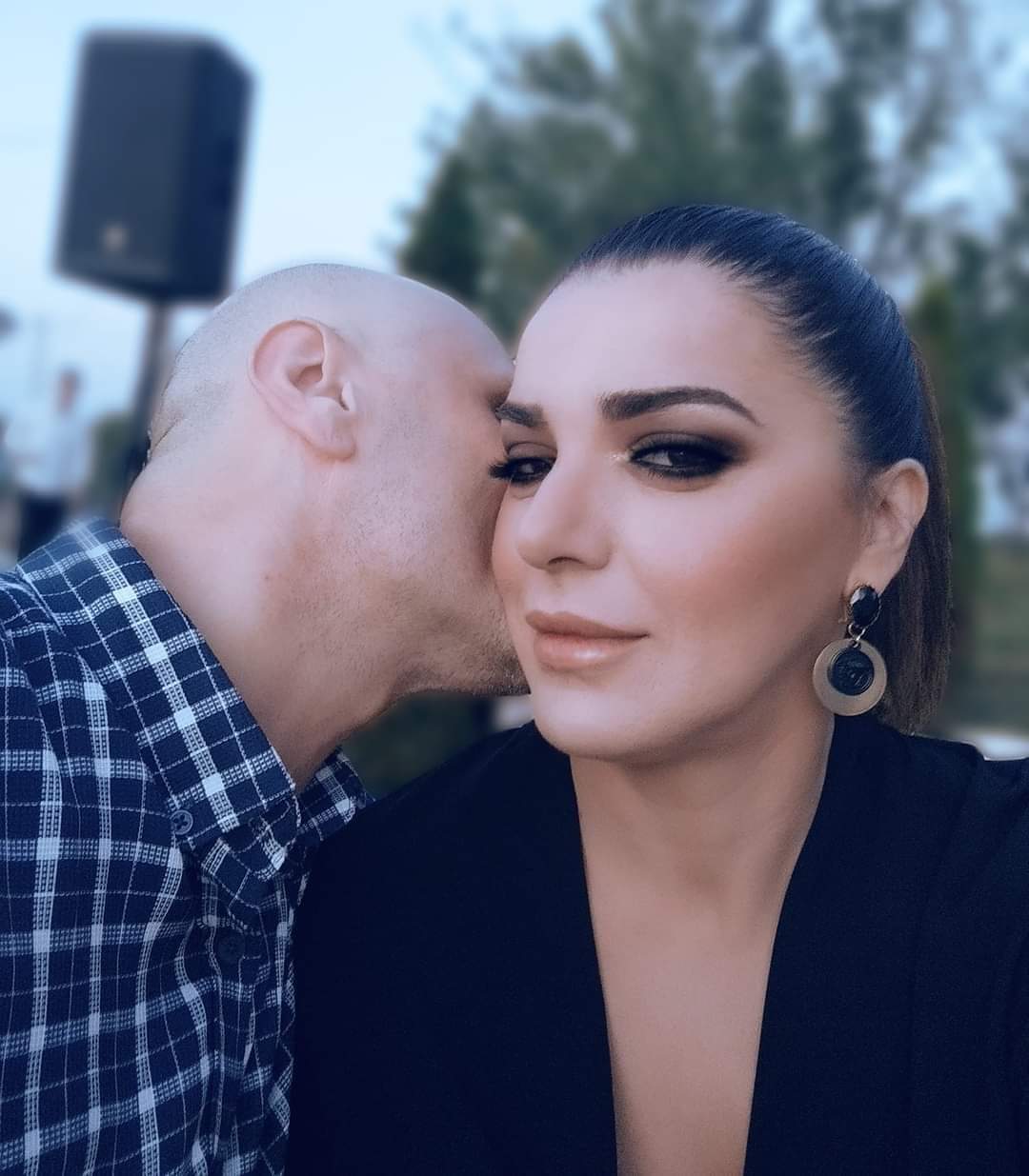 "Šta smo sve preživeli" Zoricu Erić preplavile emocije zbog supruga, on joj je bio najveća podrška u borbi sa narkomanijom: "Idemo dalje do kraja života" (FOTO) 6 Zorica Erić suprug