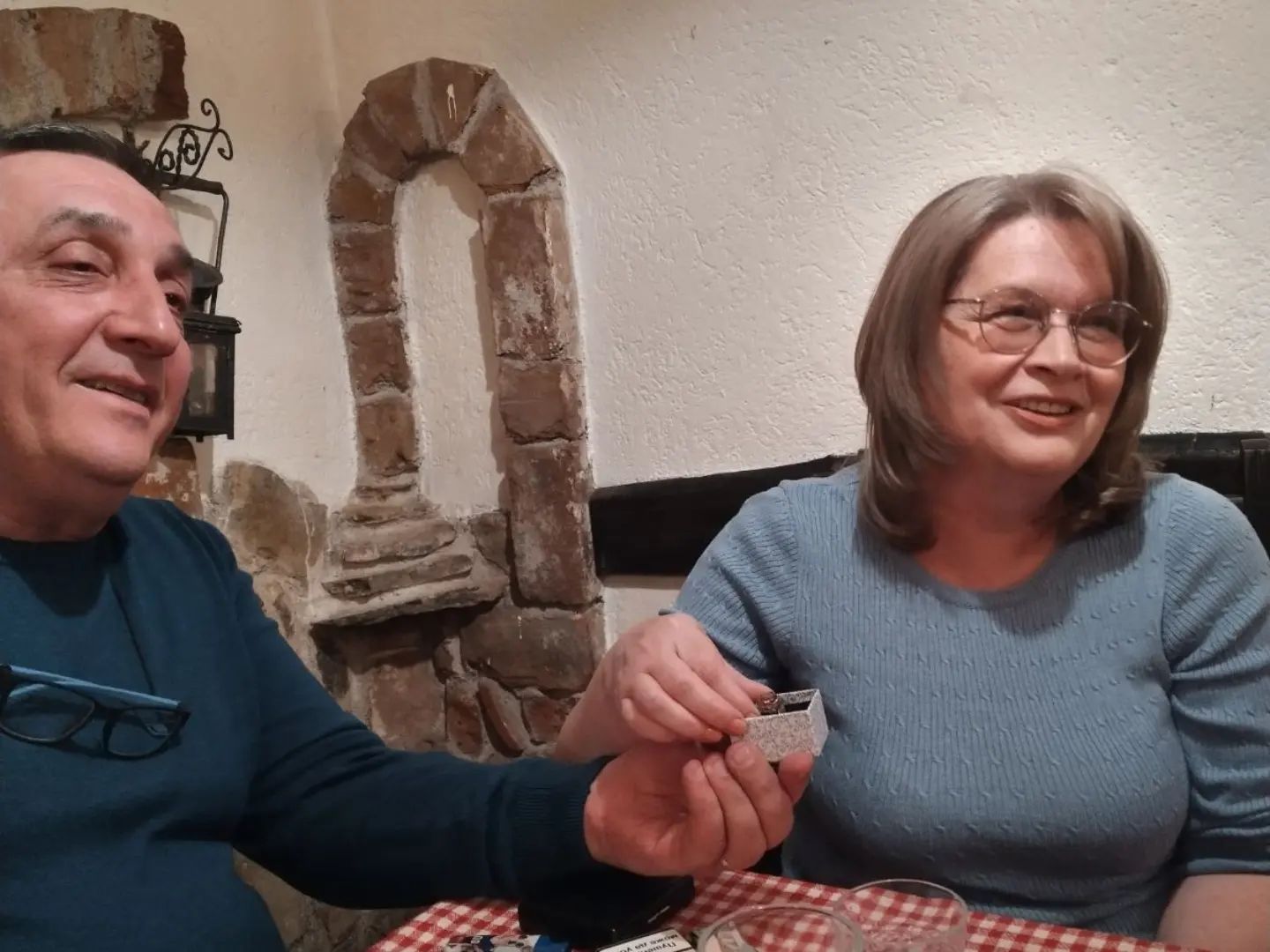 Pobednik "Nikad nije kasno" proslavio veliki jubilej, čestitke neprestano pristižu (FOTO) 6 hristos elenidis rus godišnjica braka
