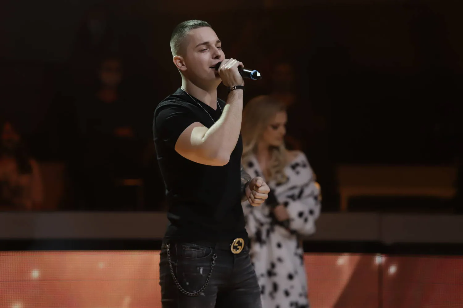 Konačno se pojavio naslednik Milana Stankovića? Pevač jednim potezom oduševio publiku (VIDEO) 6 c0e7c4521477e8bf5ef015e882f63cd1d2c50866