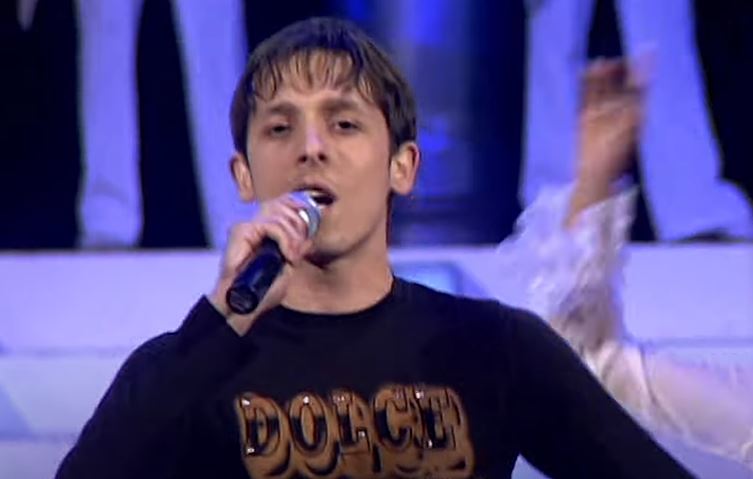 Snimak poznatog pevača sa početka karijere izazvao haos na mrežama, niko ga ne prepoznaje: "Dinča, Jašar, Topalko?" (VIDEO) 6 hsuhsu