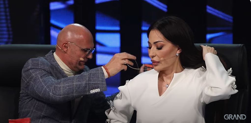Ceca se vratila u "Zvezde Granda": Sa nikad većim osmehom ušetala u studio, nećete verovati ko joj se najviše obradovao (VIDEO) 7 hu