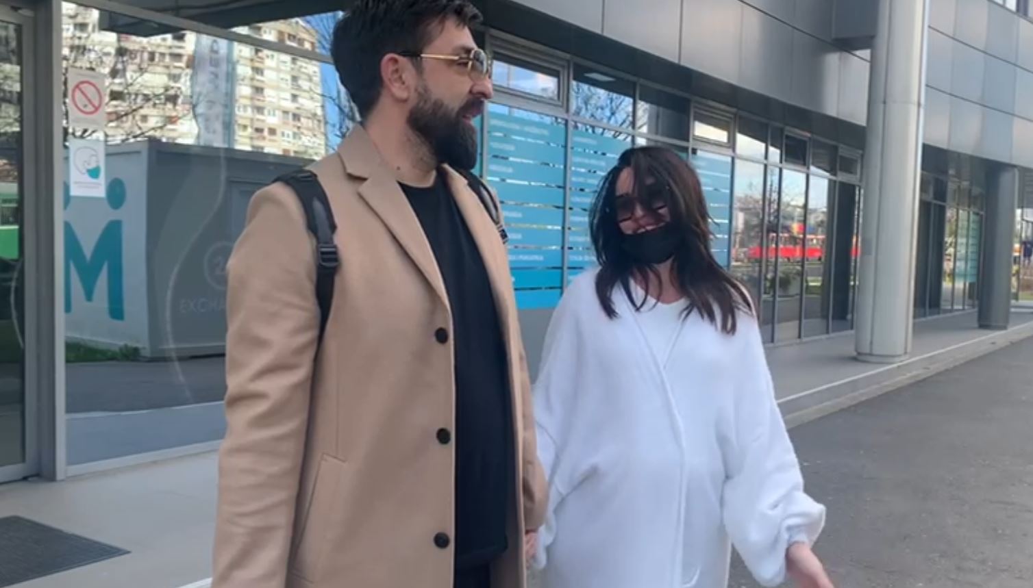 Ognjen Amidžić izveo suprugu i sina iz porodilišta: "Perun liči na kivi" (VIDEO) 6 Ognjen Amidžić dete