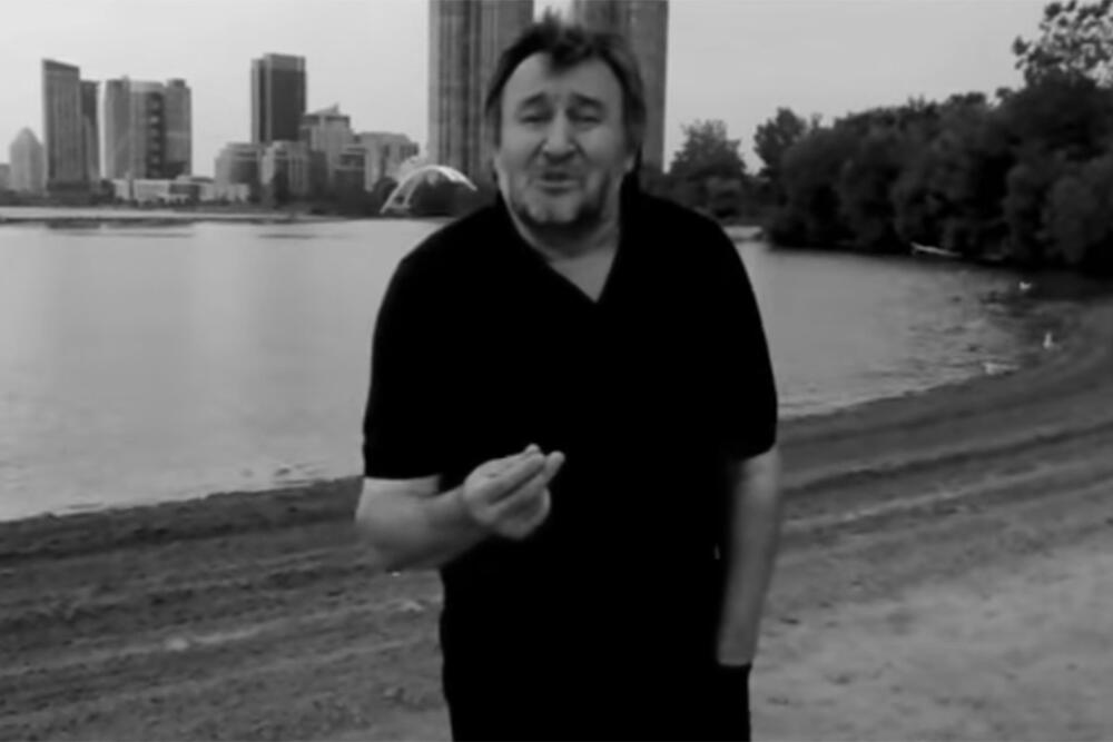 Tuga do neba: Preminuo naš poznati pevač 6 preminuo pevac