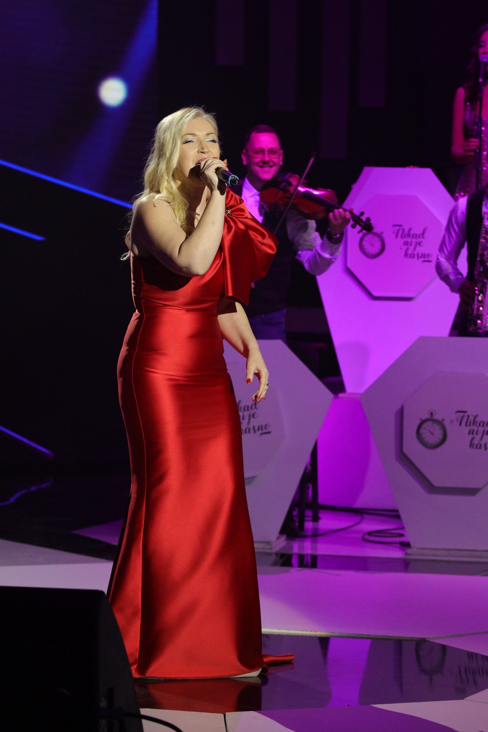 "Ima li neki đever, slobodan naravno?" Ivana Stojović i Mare traže muža Radi Manojlović, Žika se odmah umešao: "Mora da bude oficir" 7 ivana stojović suprug