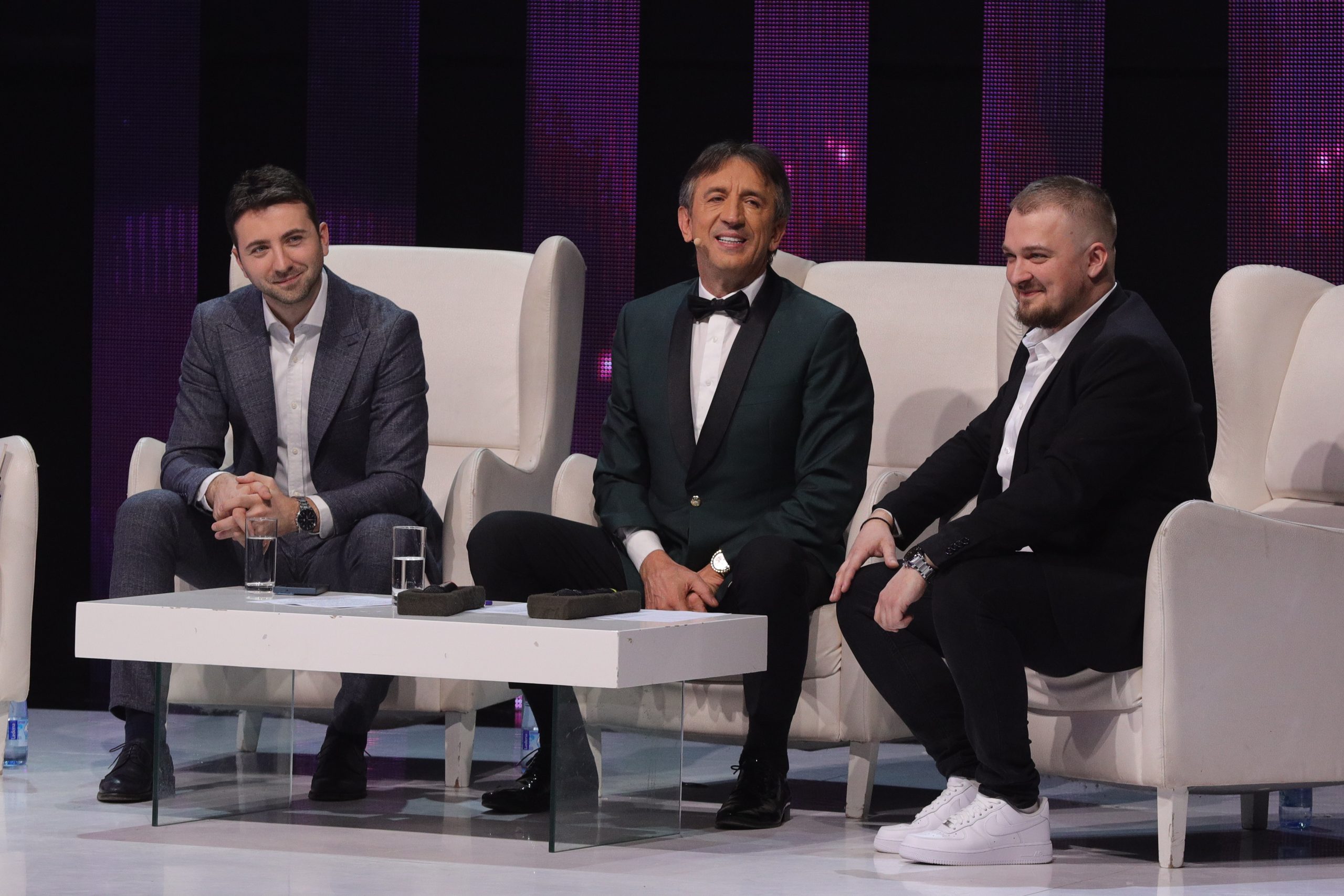 "Ima li neki đever, slobodan naravno?" Ivana Stojović i Mare traže muža Radi Manojlović, Žika se odmah umešao: "Mora da bude oficir" 9 ivana stojović suprug