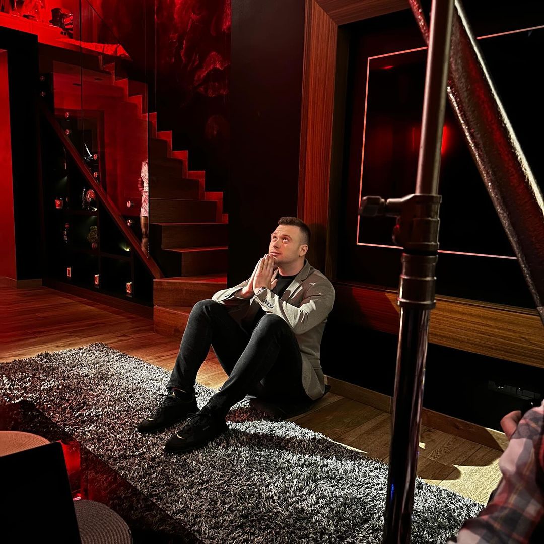 Narodnjak kao kuća! Kenan Dervišević objavio novu pesmu, publika u transu: "Bravo kralju" (VIDEO) 5 Novi spot za @ kenandervisevic Makeupstylinghair @sukkamakeup @nenadtod @haircode ms videoproduction musicvideo musicvideoproduction 2