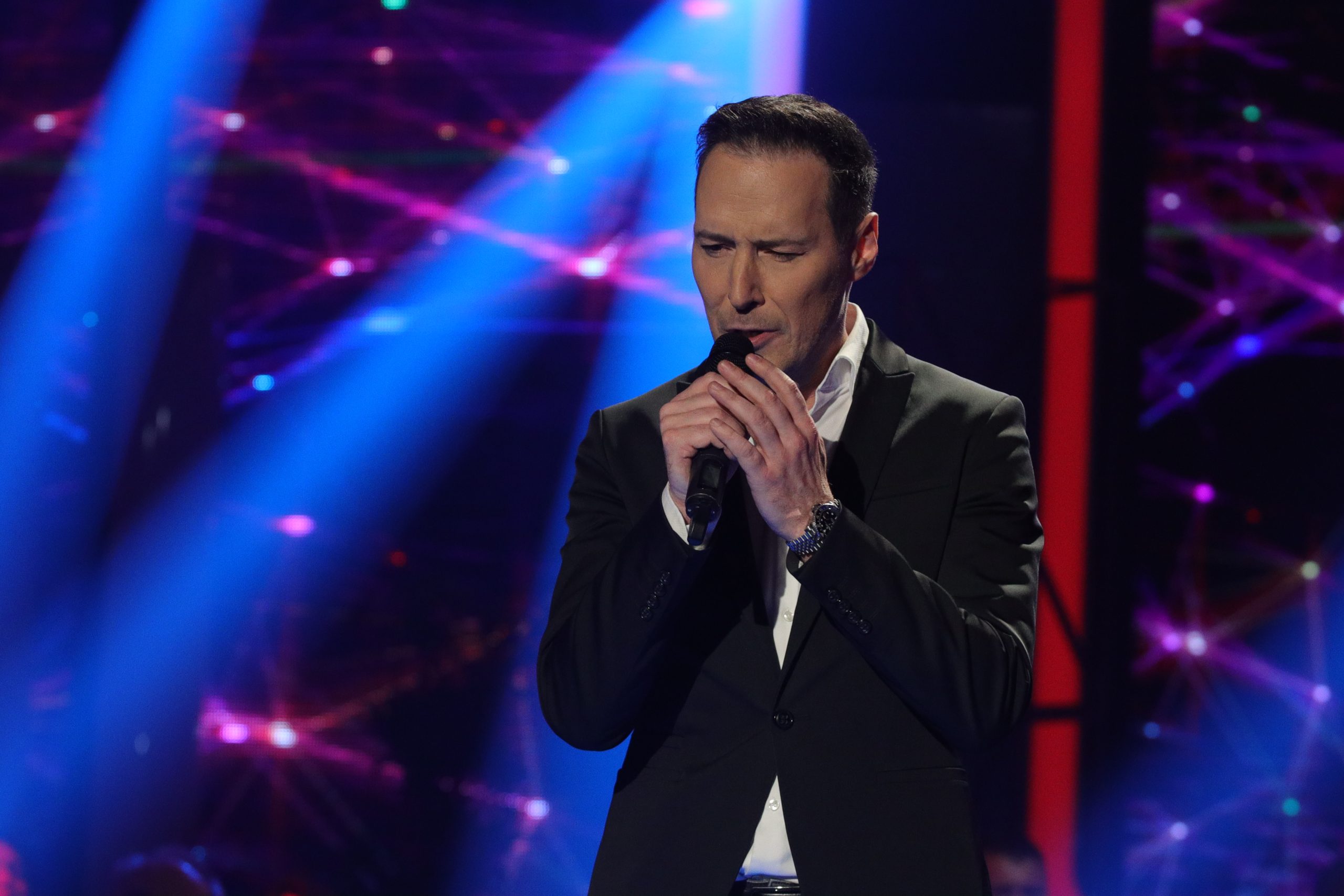 Razveo se Peđa Jovanović posle 16 godina braka, pevač potvrdio emotivni krah: "Pokušali smo, nije išlo" 5 PEDJA JOVANOVIC K SNIMANJE 02042024 FOTO MUNJA 15