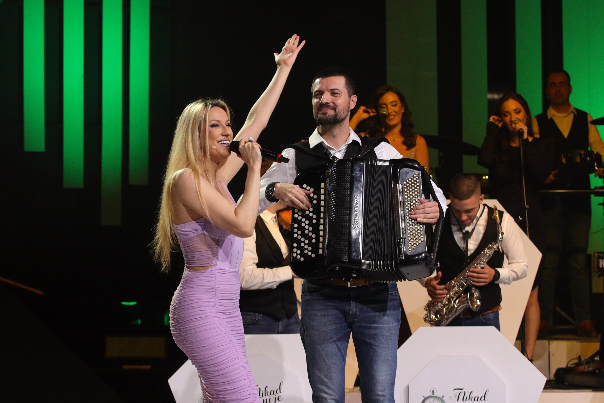 Rada Manojlović se udala, kum Žika Jakšić uleteo sa Sašom Popovićem na binu: Pogledajte sve detalje svadbe (VIDEO) 7 RADA MANOJLOVIC NNK SNIMANJE 21032024 FOTO MUNJA 46 ok 1