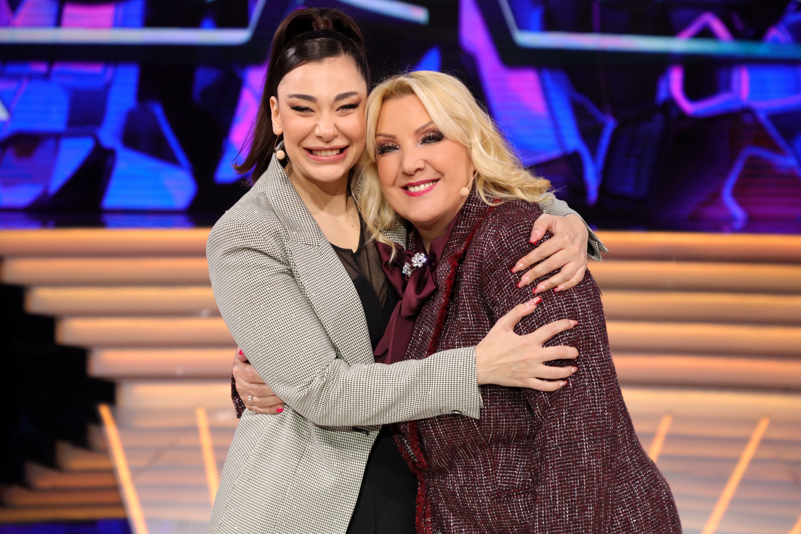 Snežana Đurišić ponovo na meti internet prevare, pevačica hitno reagovala (FOTO) 7 SANJA VUCIC I SNEZANA DJURISIC ZG SNIMANJE 14032024 FOTO MUNJA 1 ok