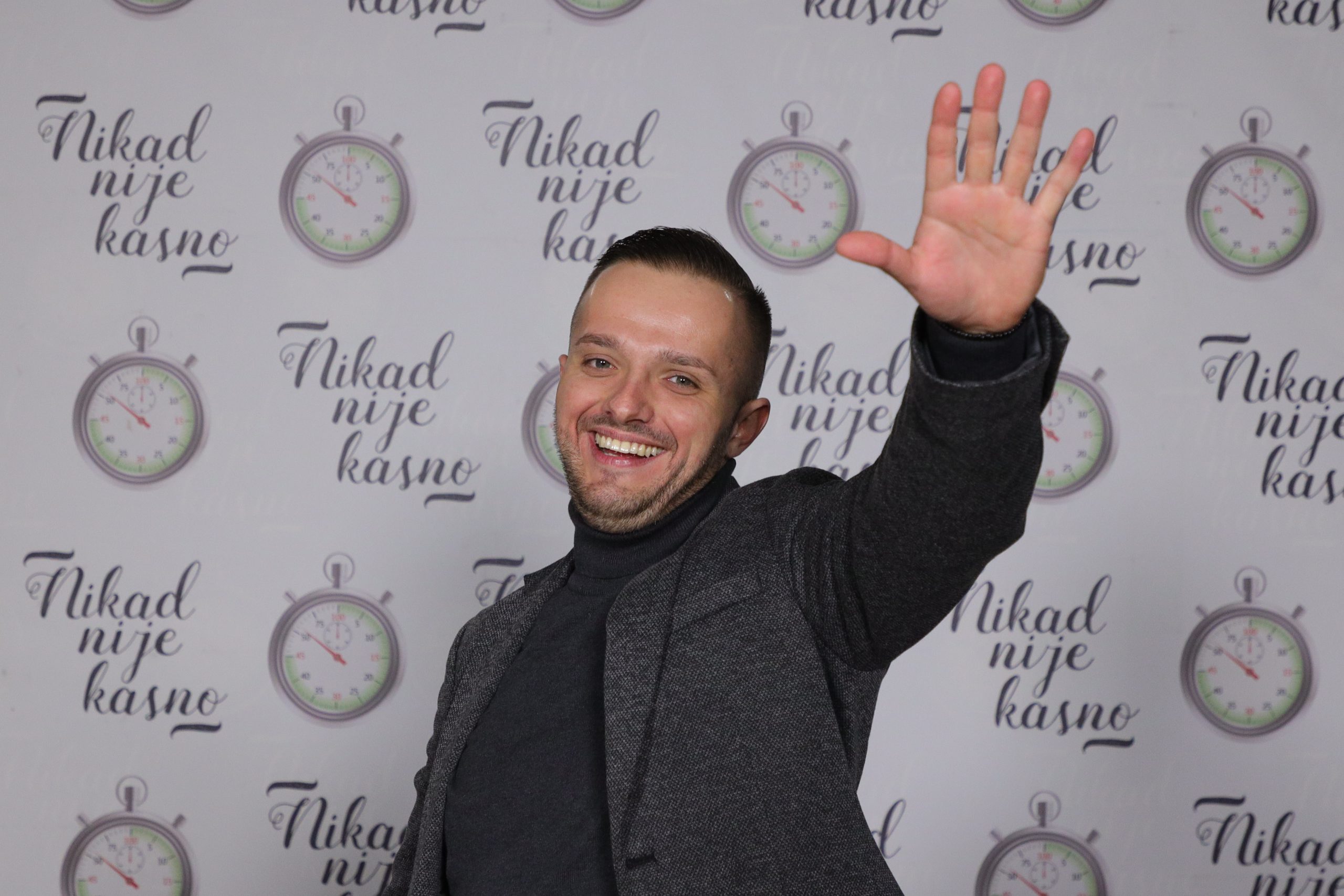 "Nosio sam roze skafander i nisam se stideo", Stefan Kosmajac odrastao u sestrinim stvarima: "Bilo je bitno da mi bude toplo" VIDEO 7 stefan kosmajac sin