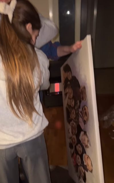 Anabela se ušunjala u porodičnu kuću i majci priredila iznenađenje za pamćenje! Ovaj video je rasplakao sve VIDEO 7 Screenshot 2024 04 10 110403
