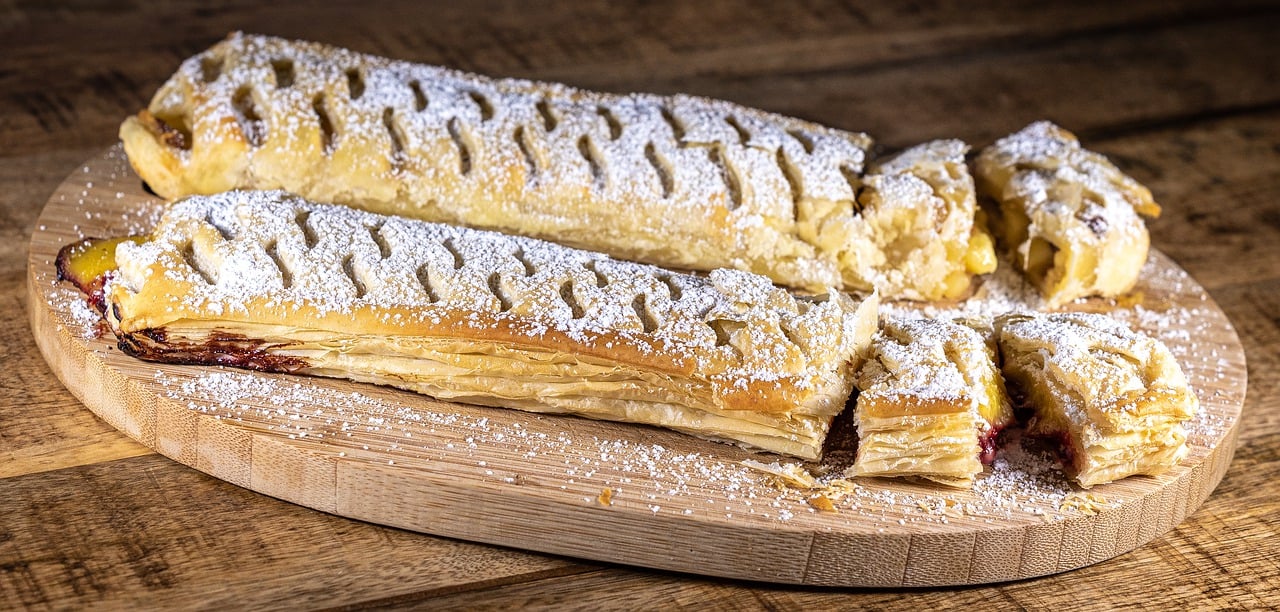 Fensi štrudla sa kikiriki puterom i džemom, neodoljivo 6 cherry strudel 7558161 1280