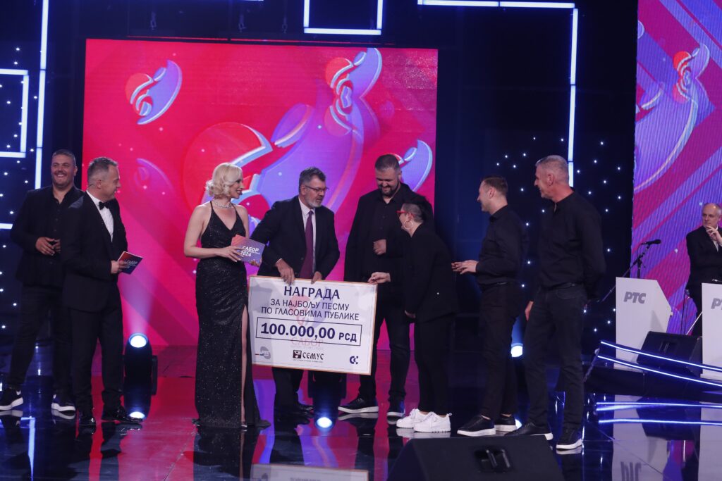 Ovo su pobednici Sabora narodne muzike: Dragana Mirković i Sneki priredile šou, evo ko je dobio vredne nagrade 6 foto semus 2 1