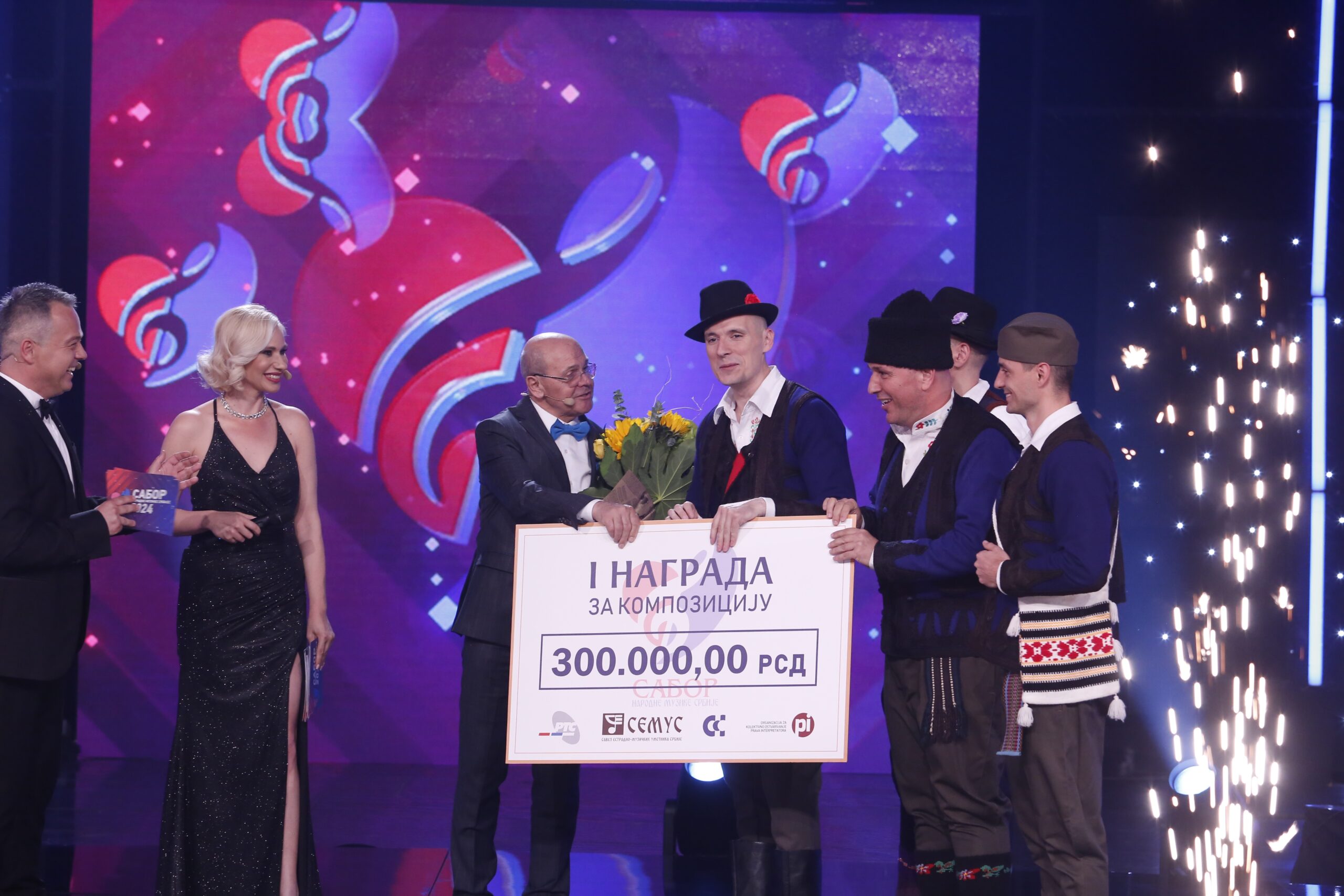 Ovo su pobednici Sabora narodne muzike: Dragana Mirković i Sneki priredile šou, evo ko je dobio vredne nagrade 5 foto semus 3