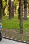 Šef orkestra "Nikad nije kasno" brži od munje: Uhvatili smo harmonikaša u vožnji motorom (VIDEO) 2 motor 4