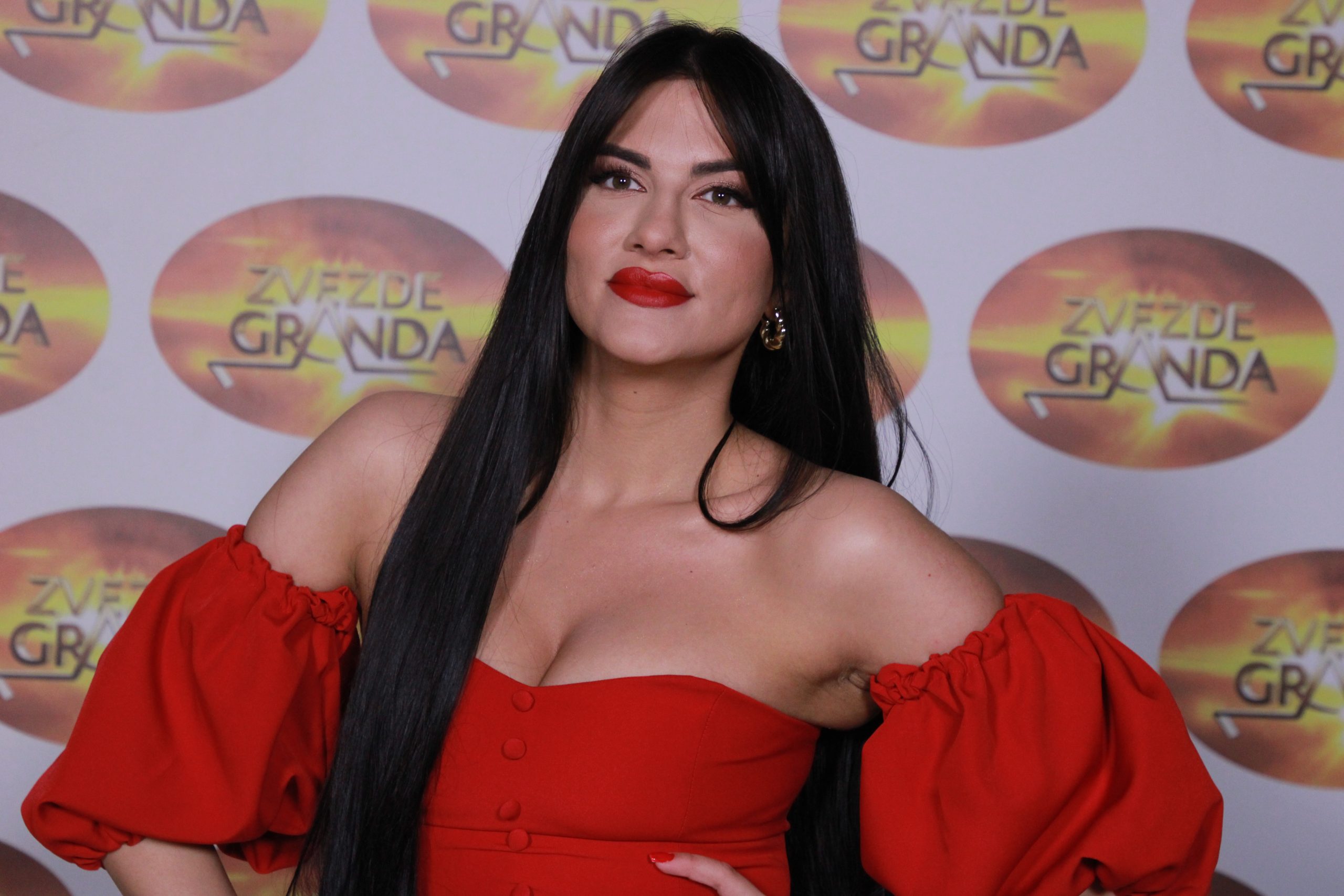 "Treba da bude alfa mužjak": Andrijana Petrušovska otkrila da li joj momci prilaze na nastupima VIDEO 7 ANDRIJANA PETRUSHOVSKA 24 GOD. SKOPLJEMKD 8