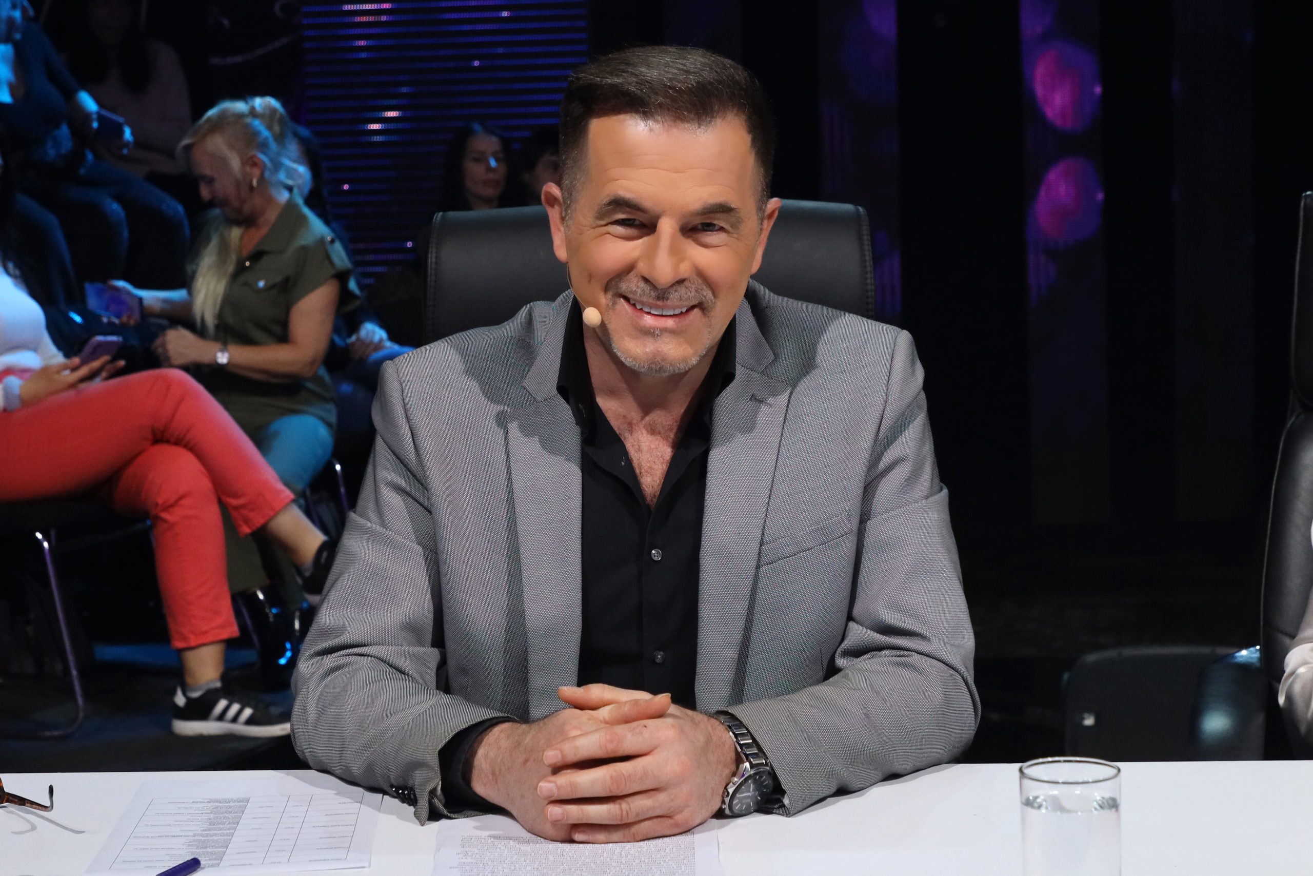 "Izgledaš sve mlađe", Žurka usred emisije zbog takmičarkinog rođendana, Žika Jakšić izveo plesnu tačku, ovo morate da vidite VIDEO 6 tijana bošković rođendan
