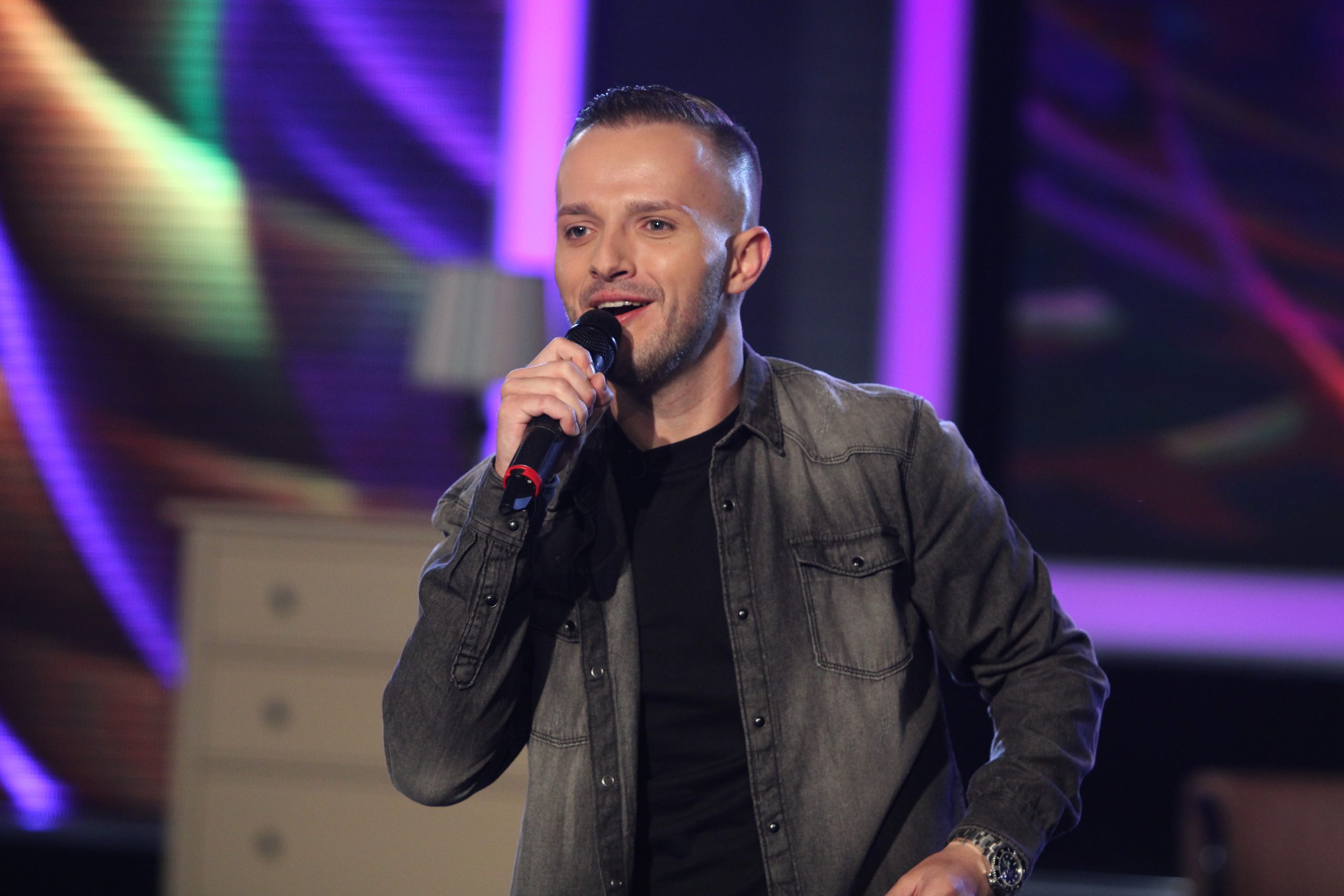 Stefana Kosmajca prozivali zbog narodnjaka, a on im žestoko odgovorio: "Ja sam seljak, šta je problem?" 6 STEFAN KOSAMAJAC ZGS SNIMANJE 17042024 FOTO FILIP 40 ok