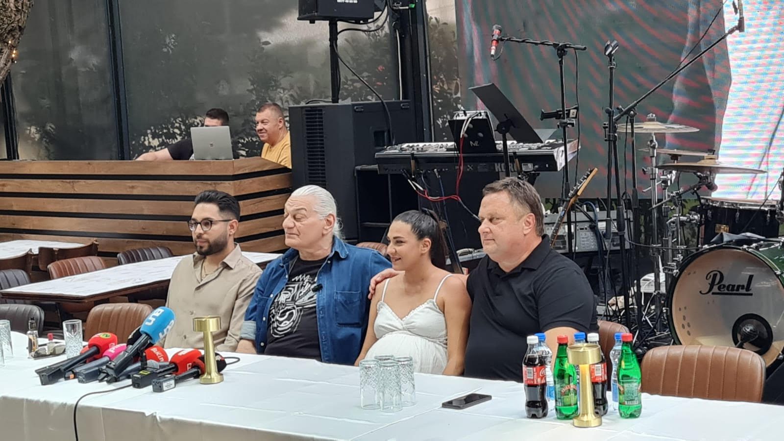 Trudna Džejeva ćerka preplavljena emocijama izustila posebne reči: "Tata bi bio ponosan da je živ" 7 image 12 13
