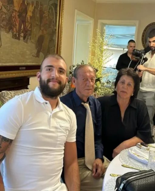 "Zadovoljni smo, hvala Bogu": Nemanja Gudelj otkrio prve utiske nakon tajnog venčanja u vili na Dedinju 6 image 12 6
